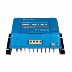 Victron Victron SmartSolar MPPT 100/30 30A solar charge controller for solar panels up to 440W (12V)