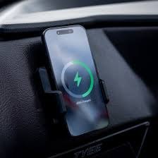 AquaAmp 900 Series Slim Socket Mounted Waterproof Wireless Phone Charger AquaAmp 900 Series Slim Socket Mounted Waterproof Wireless Phone Charger