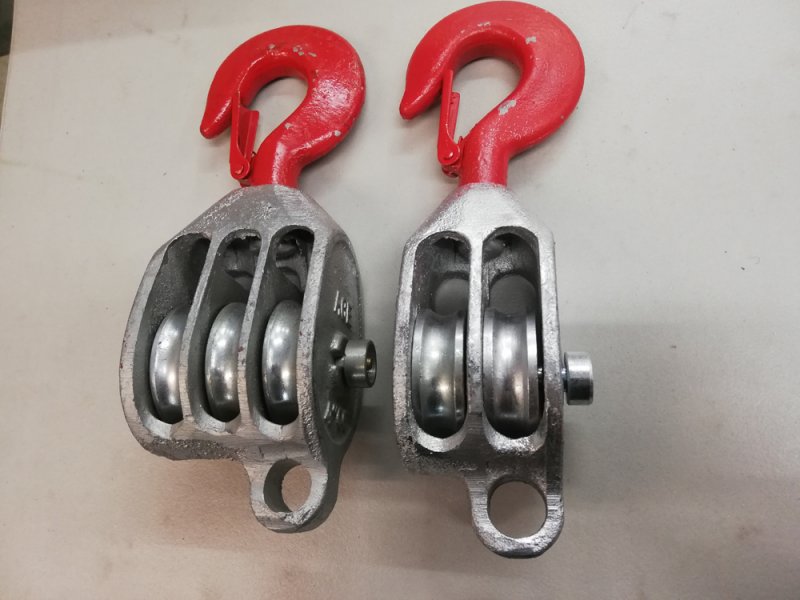 TCS Chandlery Set of 2 Galvanised Red Head Tested Pulley Blocks