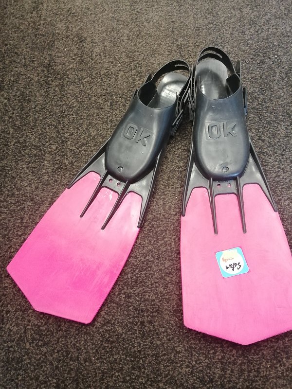 TCS Chandlery OK Safari Pink Flippers Size 34-36